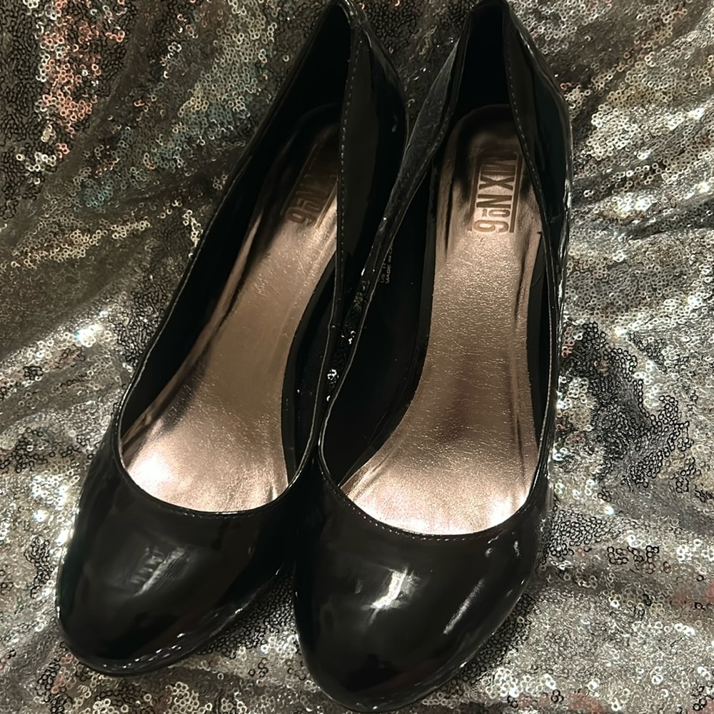 Mix No. 6 Black Patent Leather Heels, size 11